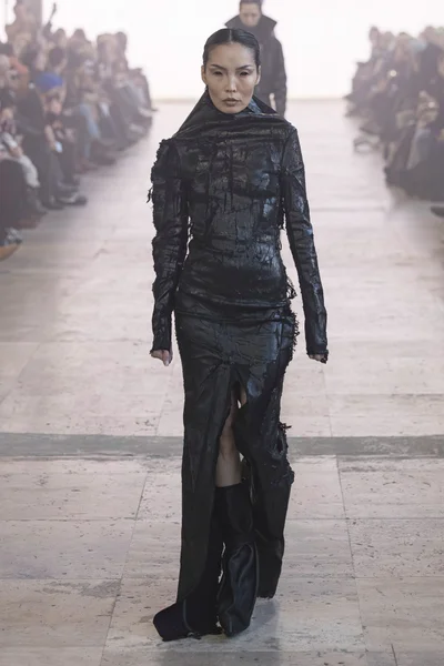 Look 25